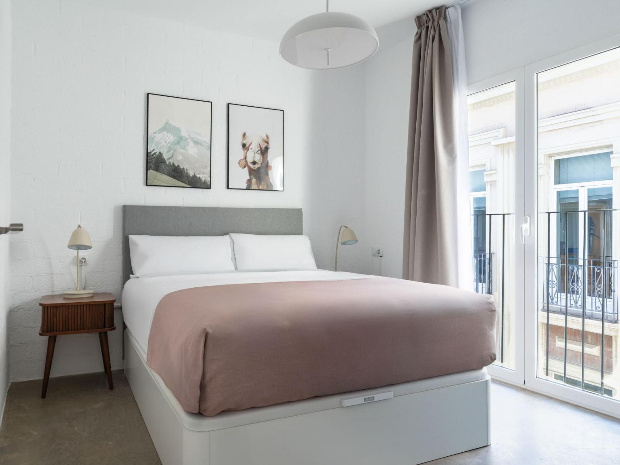 Limehome Hernan Cortes * Almería