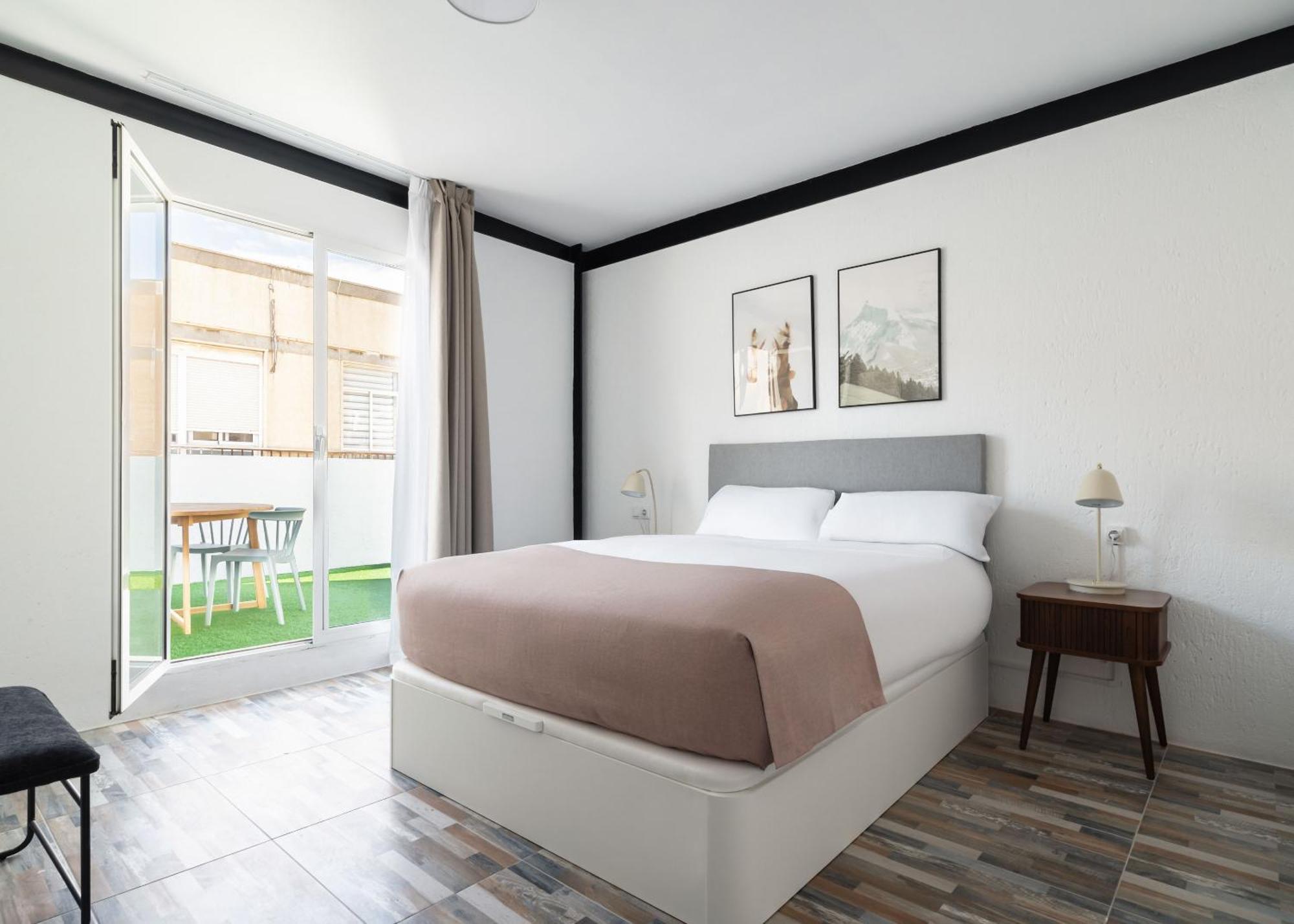 Limehome Hernan Cortes Almeria